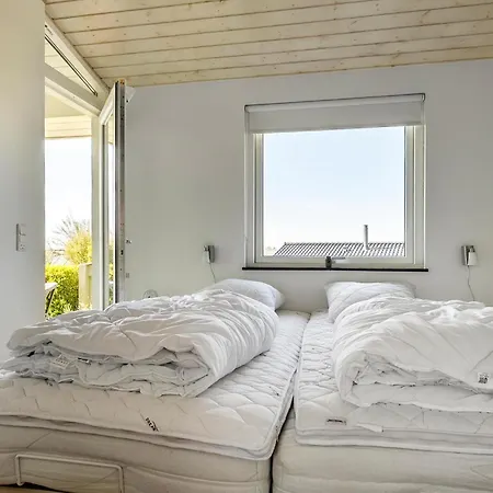 Preciosa Casa De 2 En *