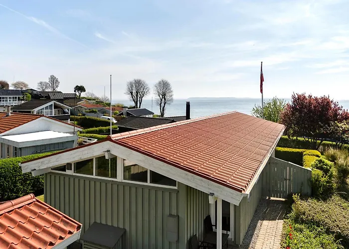 2 Bedroom Gorgeous In Holiday home