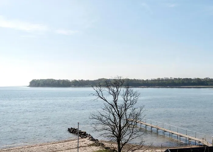 2 Bedroom Gorgeous In Holiday home
