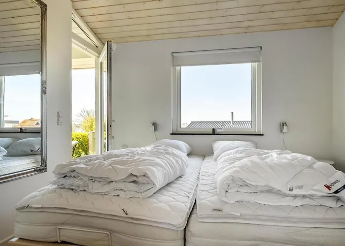 2 Bedroom Gorgeous In *